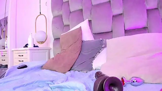 PamelaMendez  online show from 03/04/25, 09:18