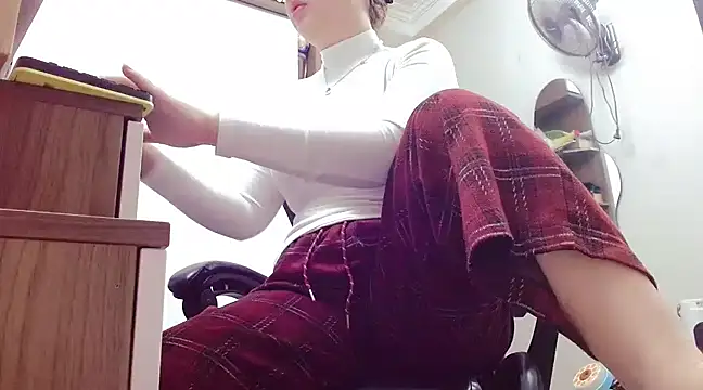 Snapshot of Alisa_Hotfeeling chatting on 03/02/25, 01:58 Alisa Hotfeeling online show from 03/02/25, 01:58