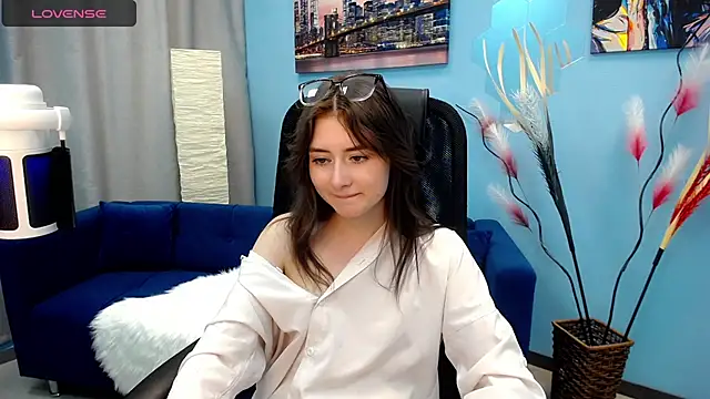 Snapshot of Tweet88 chatting on 02/28/25, 07:25 Tweet88 online show from 02/28/25, 07:25