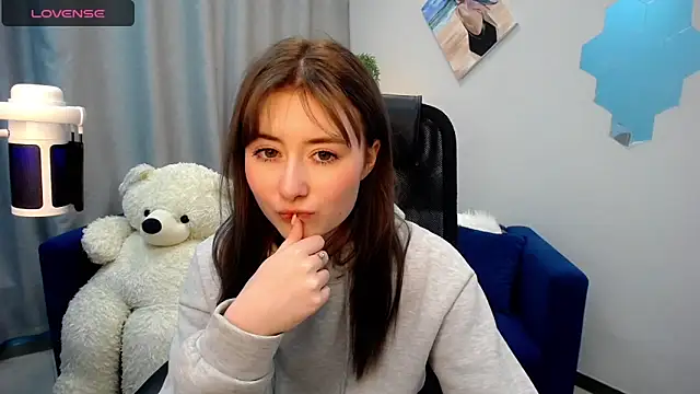 Snapshot of Tweet88 chatting on 03/09/25, 08:42 Tweet88 online show from 03/09/25, 08:42