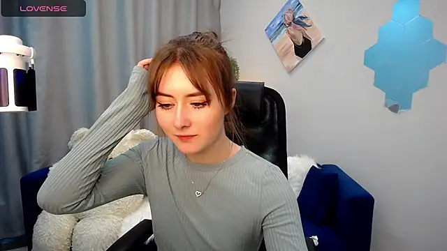 Snapshot of Tweet88 chatting on 03/11/25, 10:42 Tweet88 online show from 03/11/25, 10:42