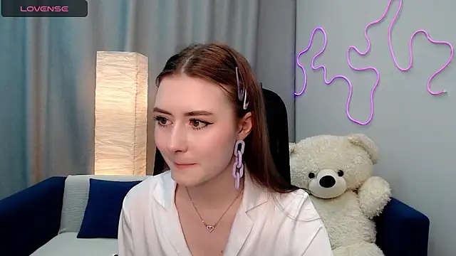 Snapshot of Tweet88 chatting on 03/22/25, 11:32 Tweet88 online show from 03/22/25, 11:32