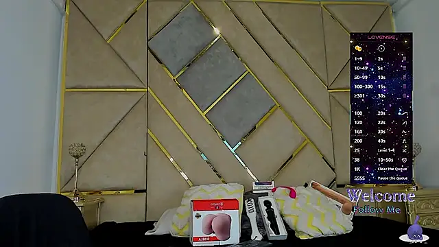 AmberAdams  online show from 11/07/25, 06:08