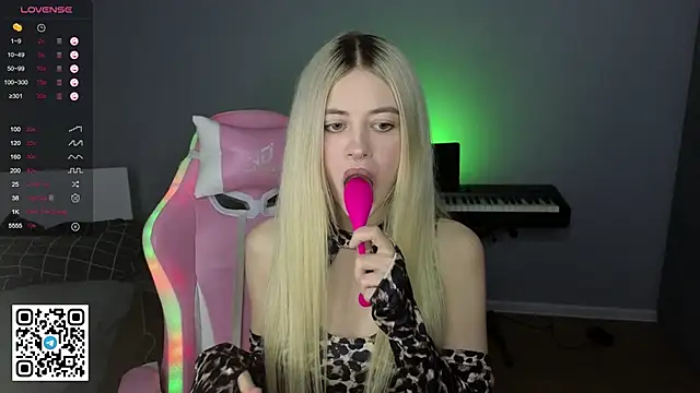 Snapshot of mybunnywendy chatting on 02/08/25, 03:21 mybunnywendy online show from 02/08/25, 03:21