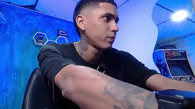 Snapshot of Liam_lee chatting on 12/07/24, 03:41 Liam lee online show from 12/07/24, 03:41