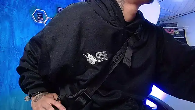 Snapshot of Liam_lee chatting on 12/10/24, 12:49 Liam lee online show from 12/10/24, 12:49