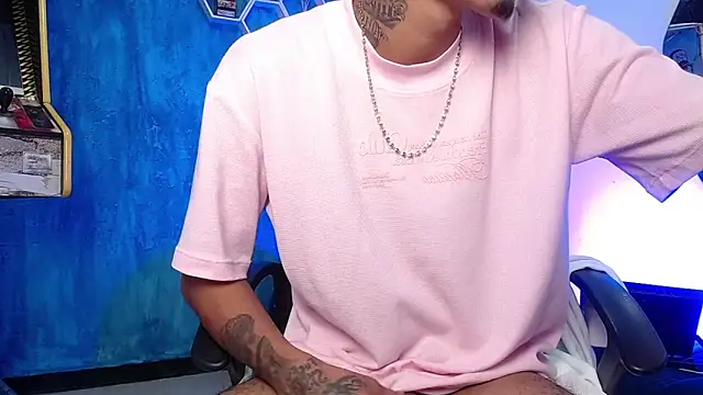 Snapshot of Liam_lee chatting on 01/10/25, 03:48 Liam lee online show from 01/10/25, 03:48