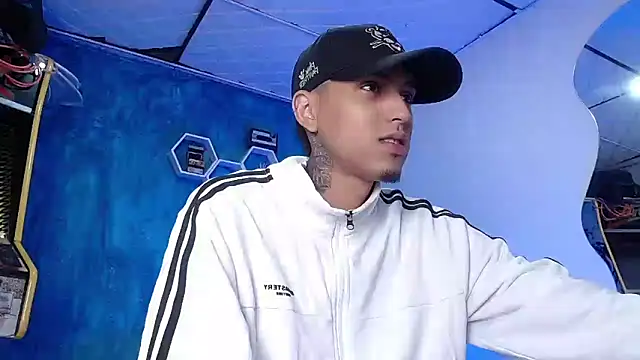 Snapshot of Liam_lee chatting on 01/28/25, 12:54 Liam lee online show from 01/28/25, 12:54