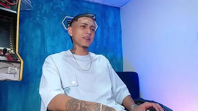 Snapshot of Liam_lee chatting on 01/30/25, 01:10 Liam lee online show from 01/30/25, 01:10