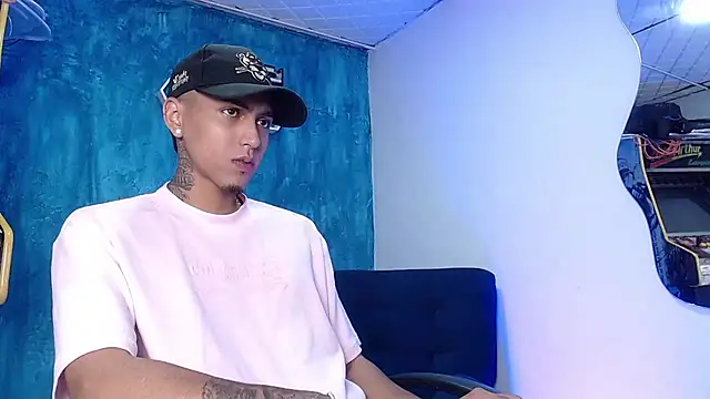 Snapshot of Liam_lee chatting on 02/01/25, 12:58 Liam lee online show from 02/01/25, 12:58