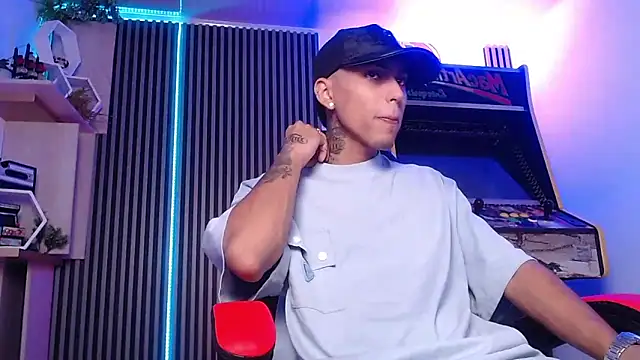 Snapshot of Liam_lee chatting on 03/06/25, 01:24 Liam lee online show from 03/06/25, 01:24