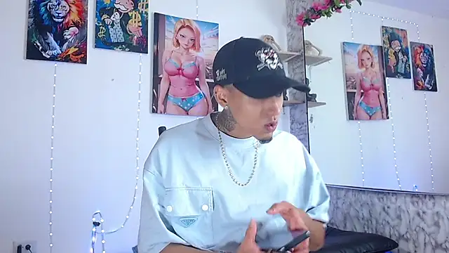 Snapshot of Liam_lee chatting on 09/13/25, 03:23 Liam lee online show from 09/13/25, 03:23