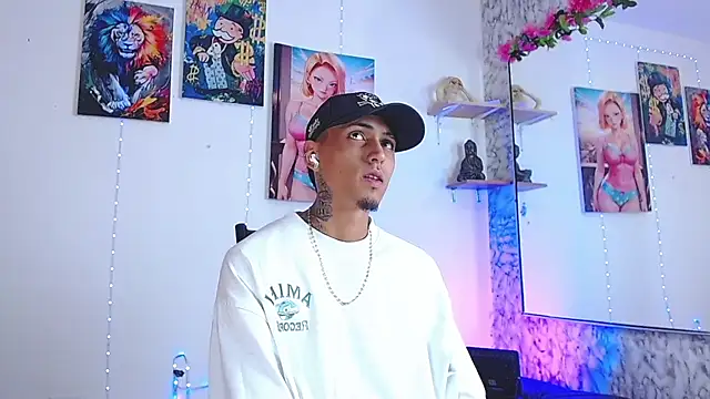 Snapshot of Liam_lee chatting on 09/17/25, 09:49 Liam lee online show from 09/17/25, 09:49