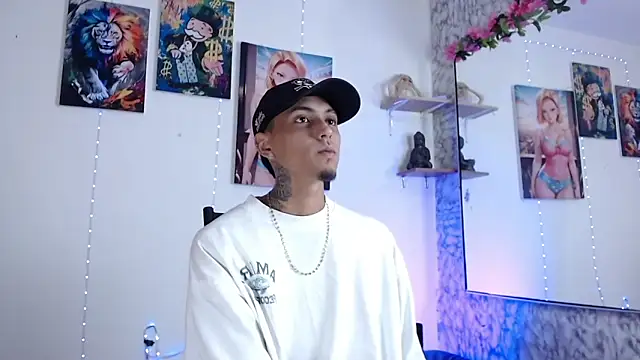 Snapshot of Liam_lee chatting on 09/18/25, 01:57 Liam lee online show from 09/18/25, 01:57