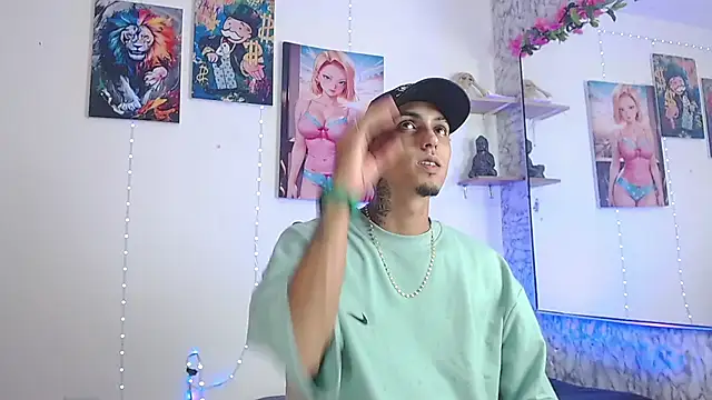 Snapshot of Liam_lee chatting on 09/26/25, 11:31 Liam lee online show from 09/26/25, 11:31