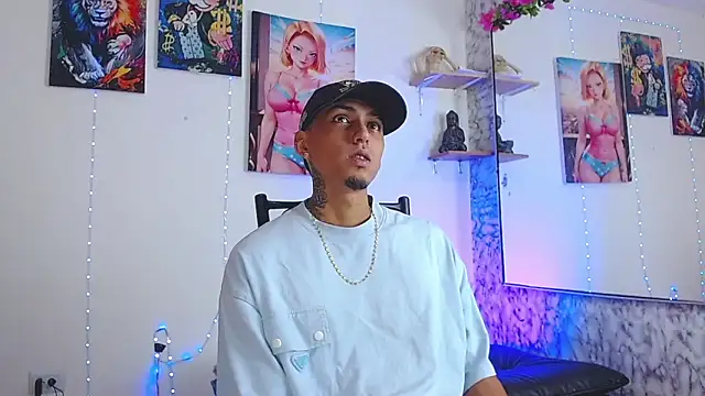 Snapshot of Liam_lee chatting on 09/30/25, 03:50 Liam lee online show from 09/30/25, 03:50