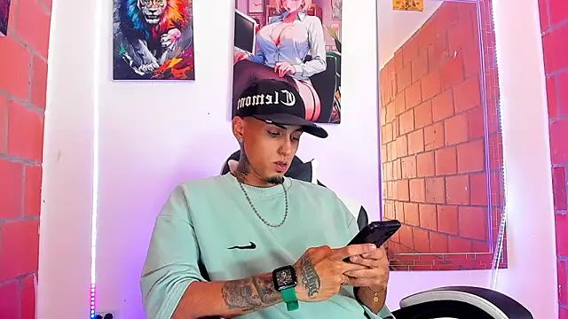 Snapshot of Liam_lee chatting on 03/17/26, 09:40 Liam lee online show from 03/17/26, 09:40