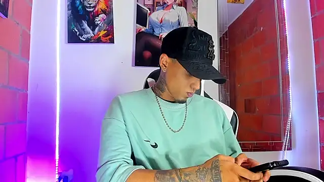 Snapshot of Liam_lee chatting on 03/21/26, 11:08 Liam lee online show from 03/21/26, 11:08