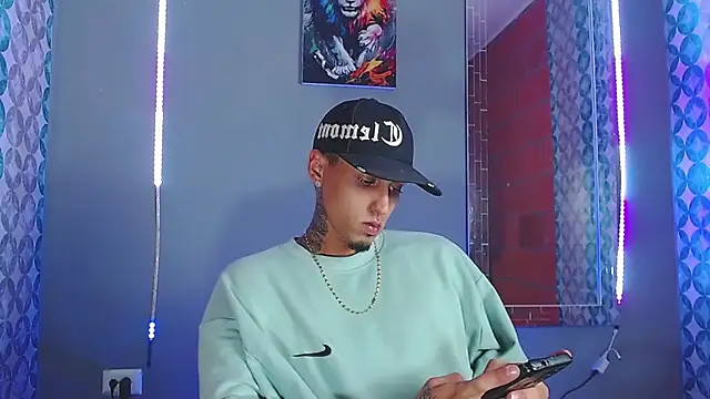 Snapshot of Liam_lee chatting on 03/27/26, 11:37 Liam lee online show from 03/27/26, 11:37