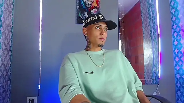 Snapshot of Liam_lee chatting on 04/01/26, 10:51 Liam lee online show from 04/01/26, 10:51