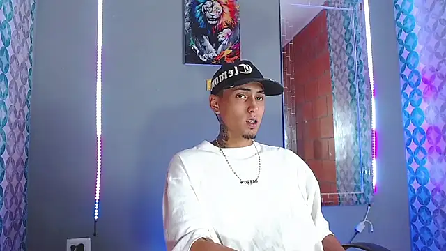 Snapshot of Liam_lee chatting on 04/10/26, 10:25 Liam lee online show from 04/10/26, 10:25