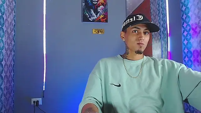 Snapshot of Liam_lee chatting on 04/14/26, 12:05 Liam lee online show from 04/14/26, 12:05