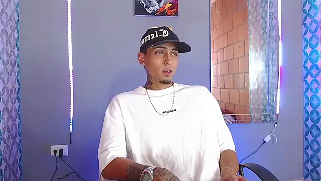 Snapshot of Liam_lee chatting on 04/17/26, 08:56 Liam lee online show from 04/17/26, 08:56