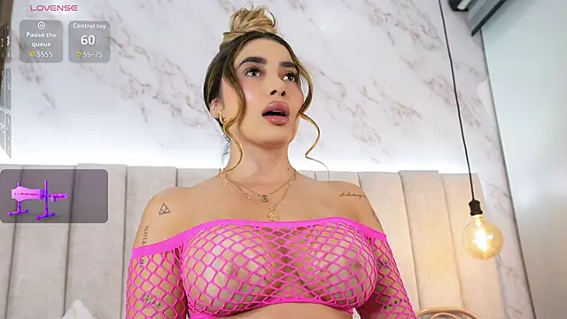 Snapshot of Annyy_Rosse chatting on 04/18/26, 06:06 Annyy Rosse online show from 04/18/26, 06:06