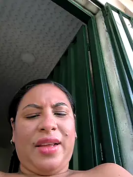 Snapshot of Francesca_ferrari chatting on 05/09/26, 09:42 Francesca ferrari online show from 05/09/26, 09:42