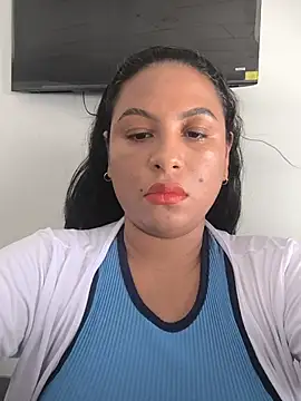 Snapshot of Francesca_ferrari chatting on 07/16/26, 07:31 Francesca ferrari online show from 07/16/26, 07:31