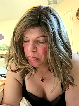 Snapshot of balad13 chatting on 10/21/25, 04:30 balad13 online show from 10/21/25, 04:30