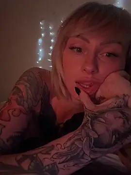 Snapshot of haileyhope_ chatting on 10/26/25, 09:42 haileyhope online show from 10/26/25, 09:42