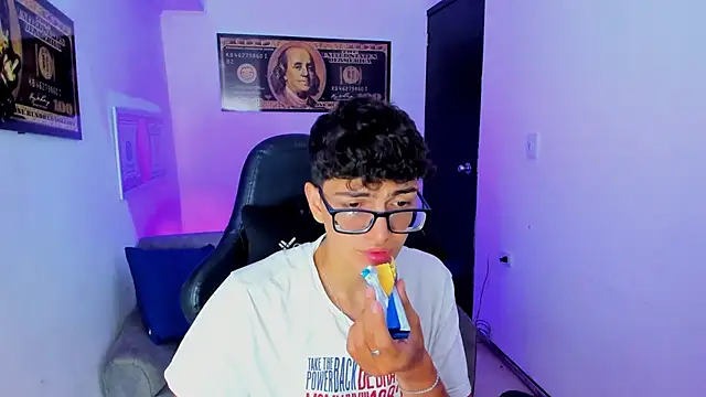 TylerWhite  online show from 02/25/25, 02:47