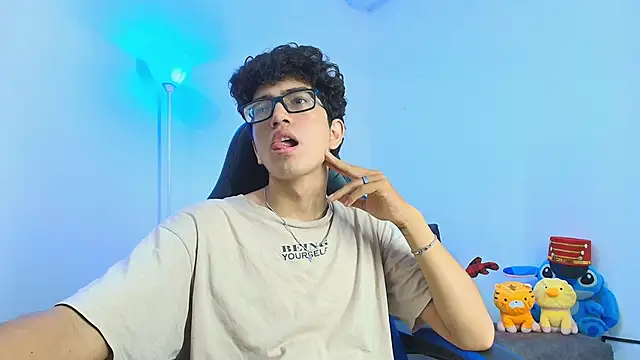 TylerWhite  online show from 12/02/25, 05:57