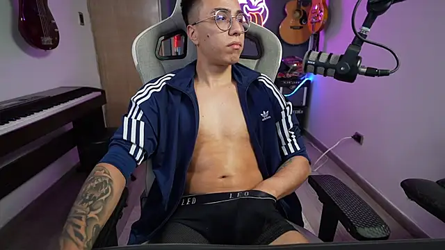 Snapshot of granxarma960 chatting on 02/13/25, 11:47 granxarma960 online show from 02/13/25, 11:47