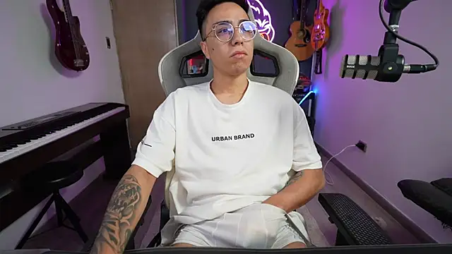 Snapshot of granxarma960 chatting on 02/17/25, 06:53 granxarma960 online show from 02/17/25, 06:53