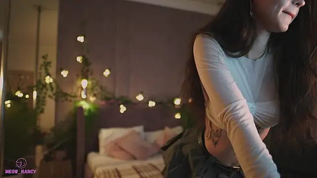 Snapshot of Meow_Nancy chatting on 12/13/24, 11:45 Meow Nancy online show from 12/13/24, 11:45