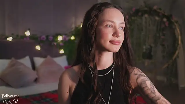 Snapshot of Meow_Nancy chatting on 02/17/25, 09:03 Meow Nancy online show from 02/17/25, 09:03