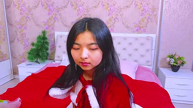 Shy Kira online show from 12/19/24, 06:45