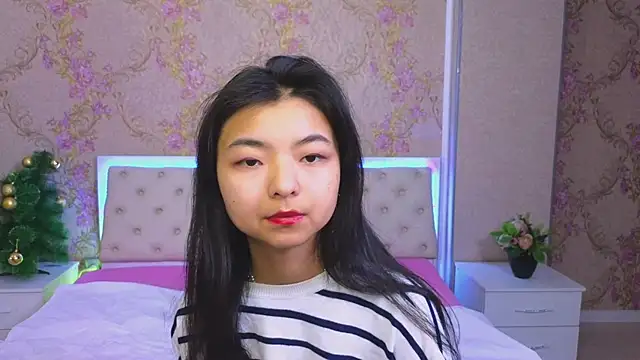 Shy Kira online show from 01/12/25, 12:44