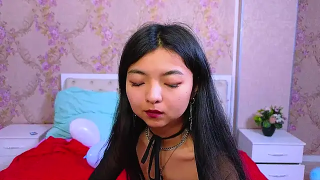 Shy Kira online show from 02/02/25, 12:46