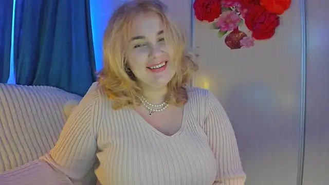 Snapshot of CoraSwon chatting on 02/03/25, 05:03 CoraSwon online show from 02/03/25, 05:03