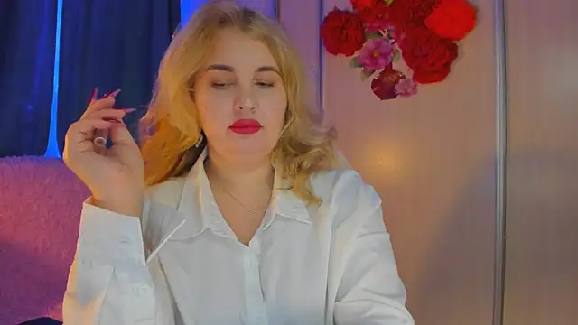 Snapshot of CoraSwon chatting on 02/05/25, 03:31 CoraSwon online show from 02/05/25, 03:31