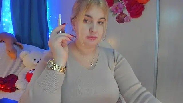 Snapshot of CoraSwon chatting on 02/08/25, 03:53 CoraSwon online show from 02/08/25, 03:53