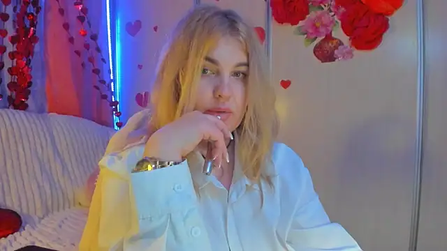 Snapshot of CoraSwon chatting on 02/20/25, 10:37 CoraSwon online show from 02/20/25, 10:37