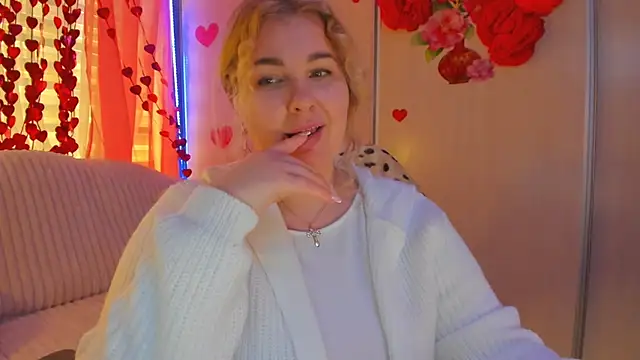 Snapshot of CoraSwon chatting on 02/23/25, 07:11 CoraSwon online show from 02/23/25, 07:11