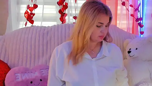 Snapshot of CoraSwon chatting on 02/27/25, 10:37 CoraSwon online show from 02/27/25, 10:37