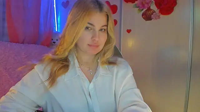 Snapshot of CoraSwon chatting on 03/02/25, 12:20 CoraSwon online show from 03/02/25, 12:20