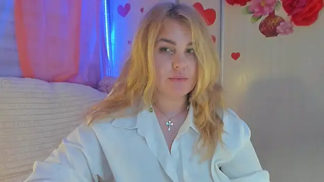 Snapshot of CoraSwon chatting on 03/06/25, 12:54 CoraSwon online show from 03/06/25, 12:54