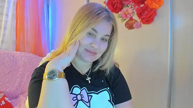 Snapshot of CoraSwon chatting on 03/06/25, 07:32 CoraSwon online show from 03/06/25, 07:32